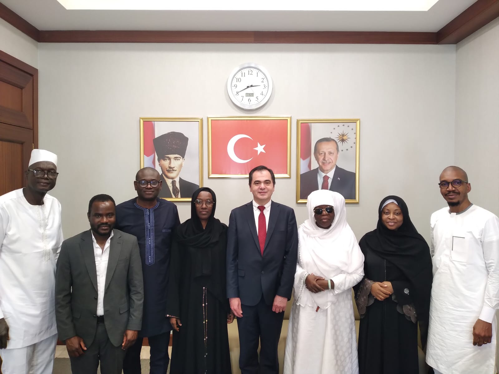 BENİN CUMHURİYETİ DEVLET BAŞKAN YARDIMCISI CHABI TALATA Z. YERIMA NIN BAŞKANLIĞINDAKİ HAÇ GRUBUNU ISTANBUL HAVALİMANINDA AĞIRLADIK 08.06.2025