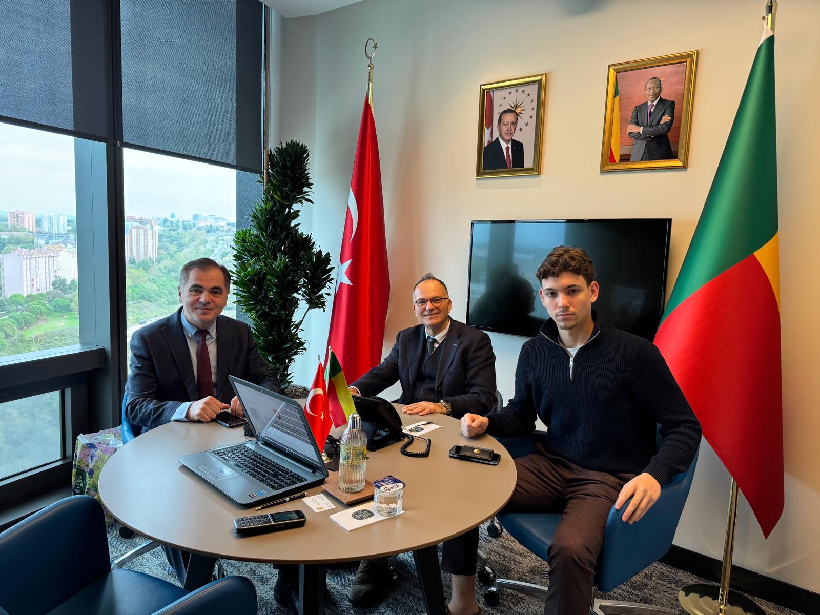 SRİ LANKA İSTANBUL FAHRİ KONSOLOSU AYDIN ÖZÜ BEYEFENDİYİ KONSOLOSLUĞUMUZDA AĞIRLADIK.14.10.2025