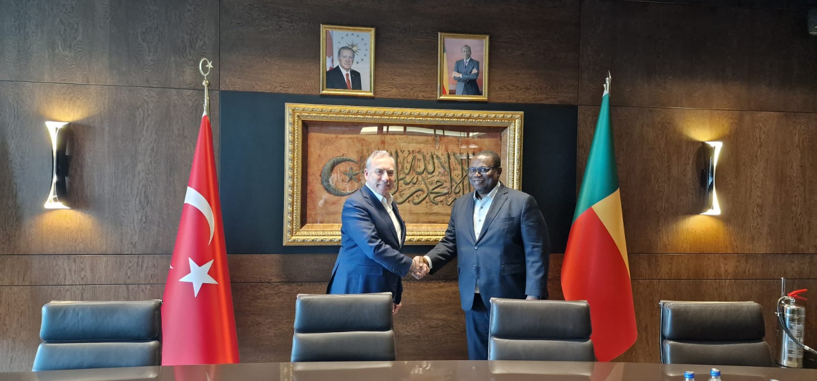 MOSKOVA BÜYÜKELÇİSİ AKAMBIANDRE OKOUNLOLABIAOU'YU KONSOLOSLUĞUMUZDA AĞIRLADIK, 26.12.2025